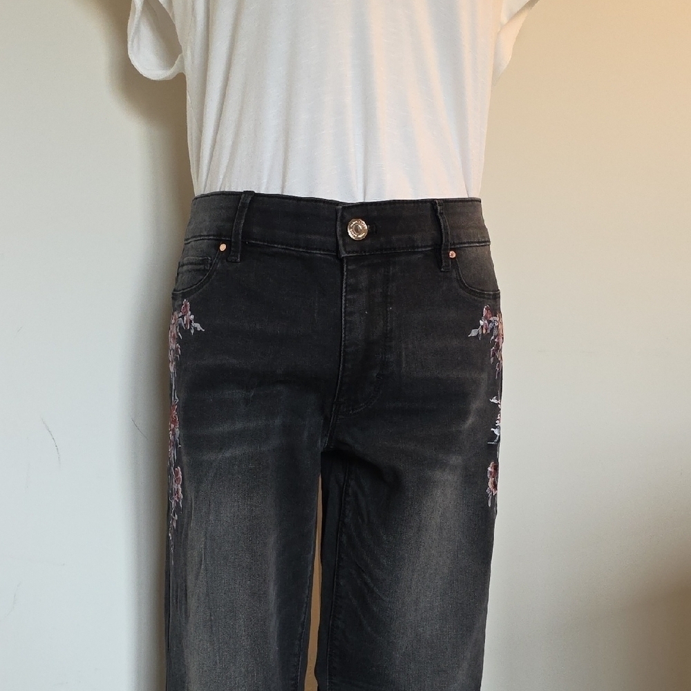 White House Black Market Jeggings with Floral Detail - Picture 2 of 8